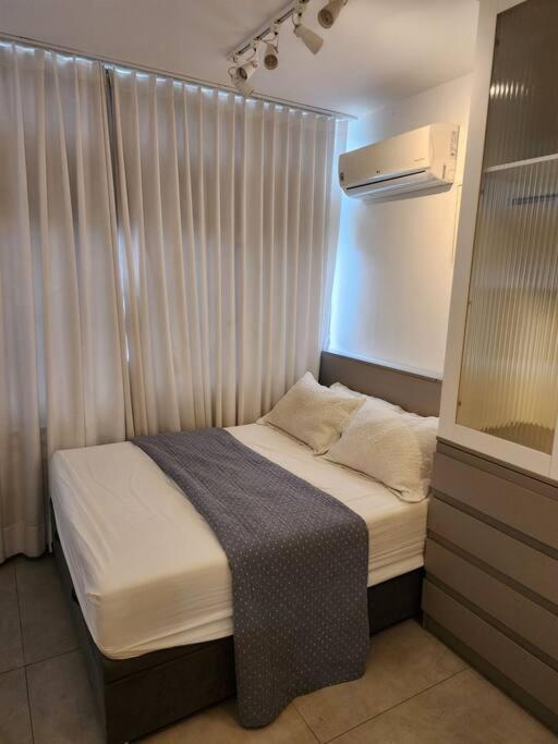 Apartamento A Kit Da Porta Azul